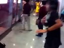 上海地铁11号线惊现街舞牛人！！