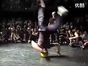 视频: 世界三大街舞高手，最经典最炸的头转表演赛！（教学 鬼步 机械舞 快乐女声）