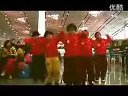 【优酷牛人】孩子们在北京首都国际机场用《Sorry Sorry》跳街舞【LOCKING】
