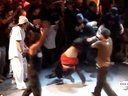 视频: Bboys  - 那些不可思议的动作让人乍舌的街舞www.jiewushow.com