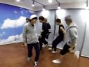 视频: 潜江街舞 爵士舞 2014寒假班舞蹈教学  EXO-咆哮(Growl)