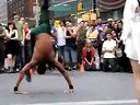 街舞牛人街头神级表演，纽约街头艺人