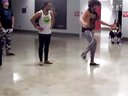 视频: 刺青鬼步舞_街舞教学_儿童街舞教学分解动作