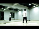 视频: 街舞的基本功_鬼步舞面具男教学_曳步舞教学视频下载