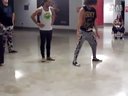 视频: 简单机械舞动作-简单的机械舞动作-机械舞动作教学