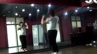 鬼步舞花式教学_女生街舞视频_街舞比赛