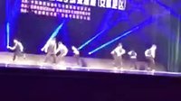 2015年中国舞蹈家协会教学成果展演（安徽赛区）比赛，在合肥市安徽大剧院隆重举行，凤阳凤舞艺术培训中心代表凤阳县带来的街舞《cool boys》