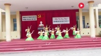  越南小学生舞蹈 童年的田野-