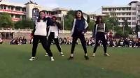 街舞视频 女高中生在学校操场跳hiphop街舞 引来百人围观