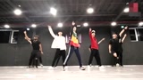 TFBOYS舞蹈室排练，王俊凯、王源、易烊千玺这节奏真的绝了！