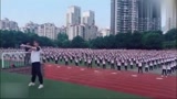 全校女生集体跳98k街舞,场面震撼