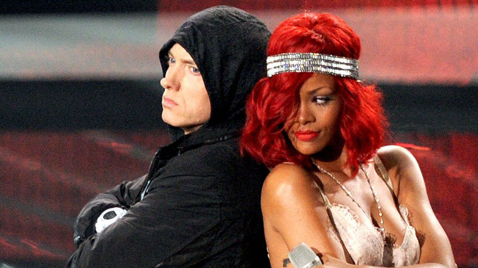 Eminem feat. Rihanna《 The Monster》
