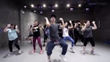泰国某舞蹈室编舞《Booty》超级简单的猩猩跳，围观了再走！