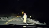 传闻美国公路旁有小丑携刀出没！