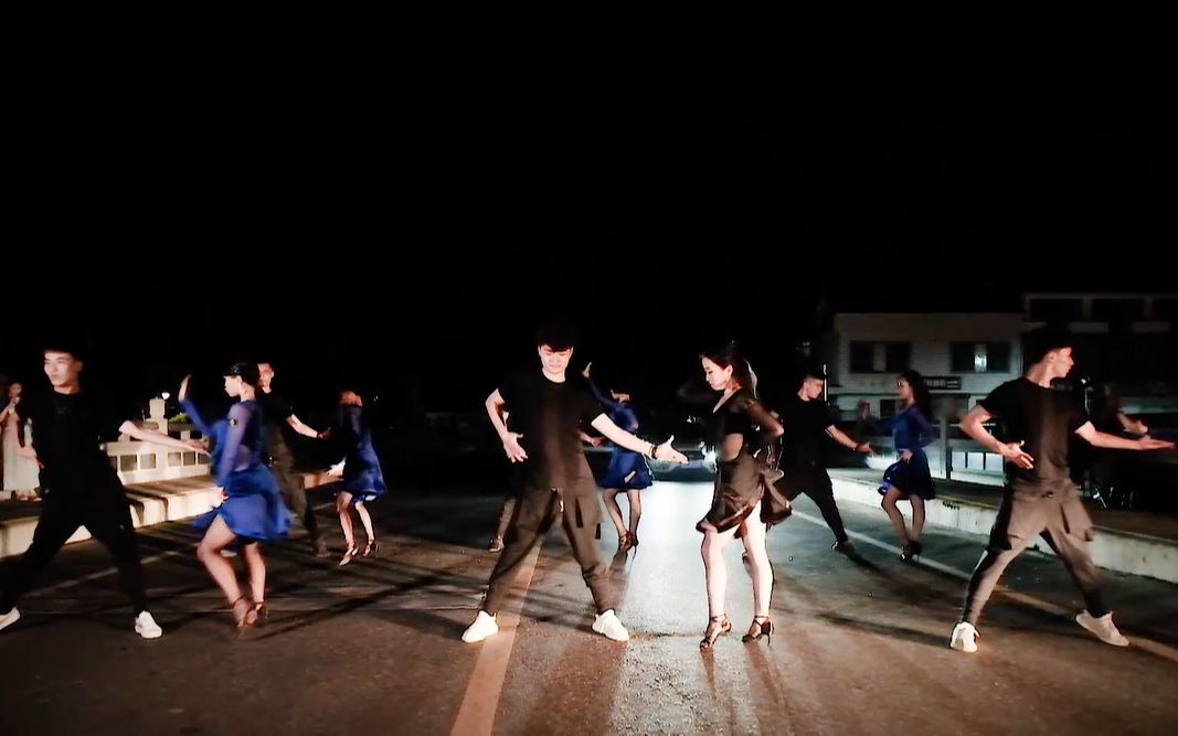 Dancebaby全体教师团体舞震撼来袭，跳遍大街小巷，美貌与实力并存~