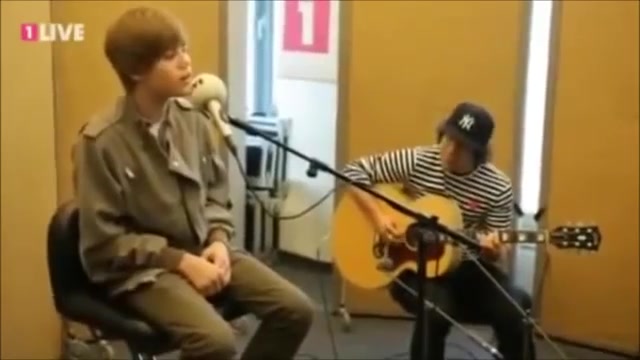 Justin Bieber Somebody To Love Live Acoustic _ Reggae Version _ 2010 - 2011