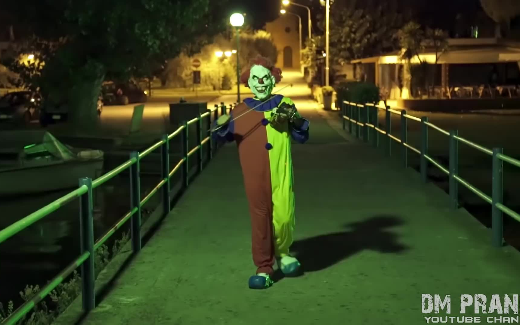 【搬运】Killer Clown 3 - The Uncle! Scare Prank--YouTube