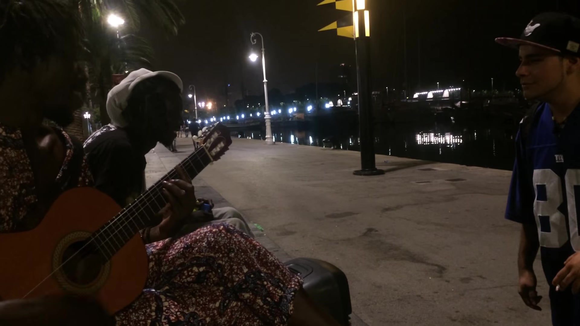【搬运】一个说唱歌手和几个牙买加雷鬼爱好者在巴塞罗那街头相遇擦出的火花