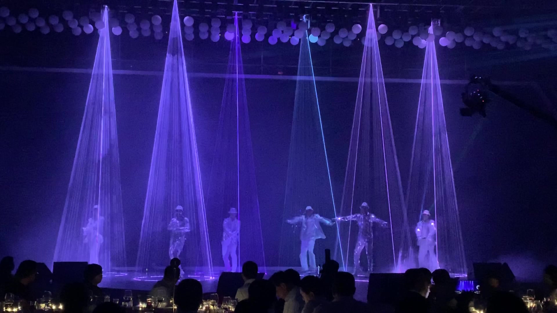 超炫的3D激光镜片舞2019企业年会最新创意震撼大气开场秀