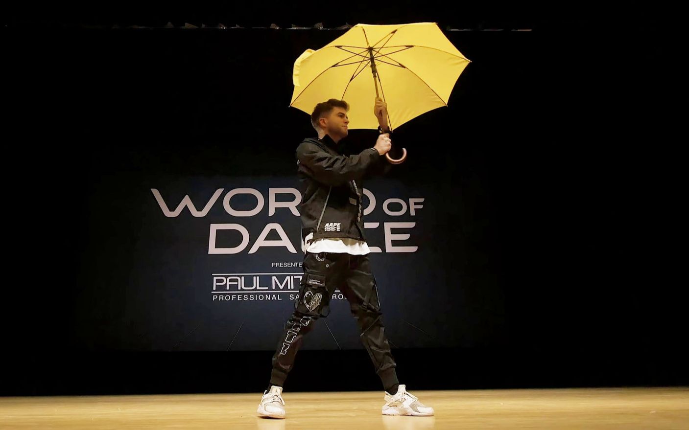 超炸的雨伞机械舞！颜值小哥Max Thompson在WOD亚特兰大站现场表演