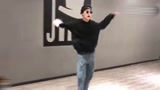 Justin跳舞  练习popping和hiphop 带着墨镜跳舞的justin帅炸