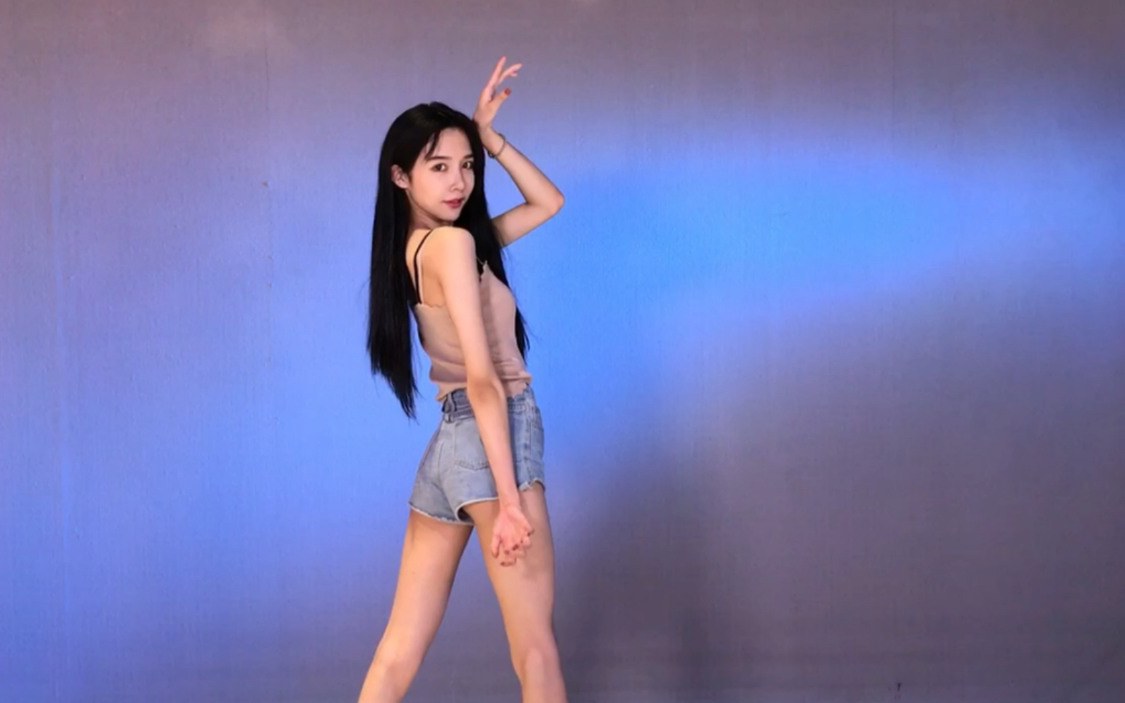 【Abbily艾比】Pink label-韩国女团性感热舞Laysh a 《15X》