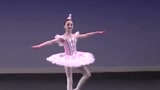 芭蕾舞：11岁的外国小女孩芭蕾演绎《小丑》，很厉害！