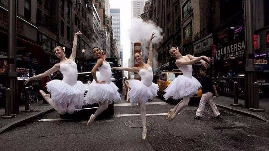 感动！完美音乐快闪！仙女完美街头芭蕾舞瞬间围观！