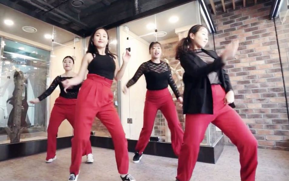 【现在大学这么六?】首尔艺术大学SAC室内动物园拍炫酷舞蹈宣传片Retro Funky