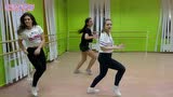 第一次看到俄罗斯女孩跳街舞，网友：后悔没学跳舞了