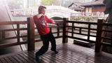 杭州运河桥下，大叔跳怀旧霹雳舞，70后感动泪奔