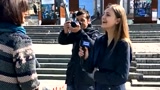 乌克兰街头偶遇气质女记者，身材好气质佳，好心动的感觉