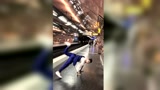 捕捉到一只在巴黎地铁跳breaking的王子异