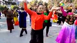 西安长乐公园新疆舞