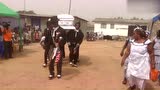 非洲加纳流行舞蹈葬礼，竟然这么有韵律？