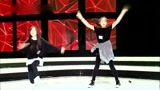 两位小女生的选秀舞蹈，直接把评委看入迷了！