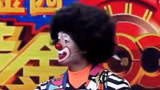 湖北24岁小丑演员真是滑稽，上台演绎自编杂耍，让人捧腹大笑