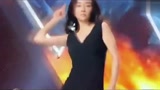 李小璐舞台性感热舞引欢呼，不愧是喜爱嘻哈的女明星！