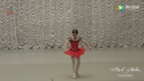 欢快的芭蕾舞表演，小女孩的身姿好美