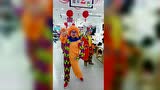 小丑商场跳舞！你喜欢这样的小丑吗？！