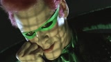 蝙蝠侠3：这小丑怎么看都有点变态耍酷有这么耍的么