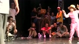 7岁中国小女孩参与世界级街舞大赛，秒杀对手后全场炸了！
