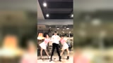 美女街舞尬舞舞蹈视频：广场舞16步，  F小丑舞会
