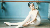 刘诗诗童年跳芭蕾舞照片曝光，仪态超好，网友赞：真的是仙女本人了