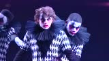 英国达人秀：小丑舞团恐怖出演，从天而降，吓坏评委！