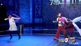笑傲江湖，吴君如台上配合小丑，表演射箭太搞笑，逗笑宋丹丹！