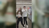 在超市里面给你们跳个舞