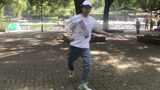 18岁小伙公园跳一段鬼步舞，愣是跳出街舞的感觉，看起来真过瘾