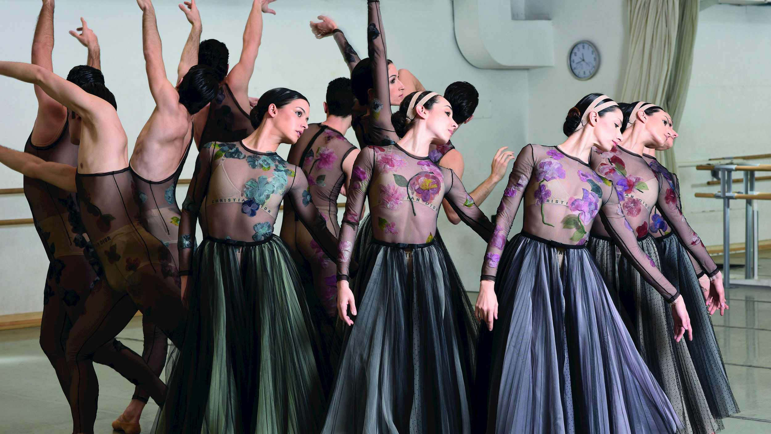皇家芭蕾舞团的服装与珠宝：炫目的不只是舞蹈演员