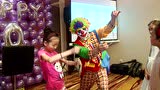小丑表演视频